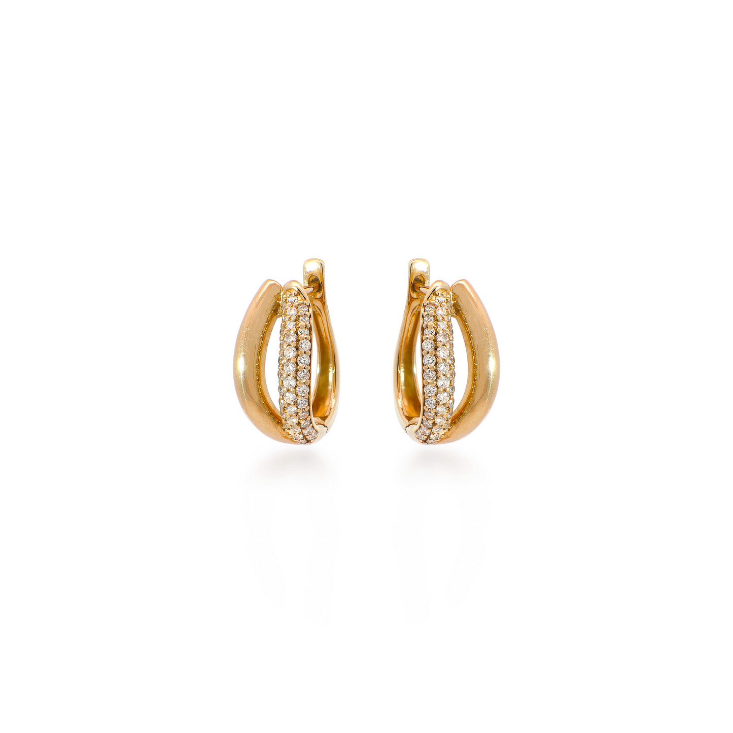 Round Diamond Shell Stud Earrings in Yellow Gold